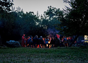 Kreativfreizeit auf Hof Balm - Teppich aus Rohwolle - ungekämmt/ ungewaschen Beispiel 5