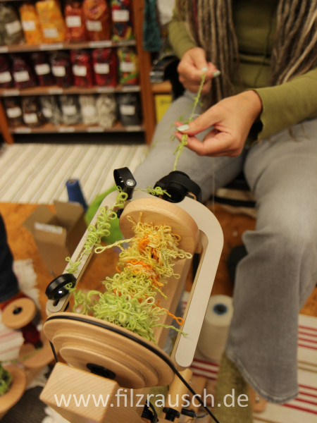 Effektgarne - Spinnen für Fortgeschrittene mit Heike Fishman Beispiel 3